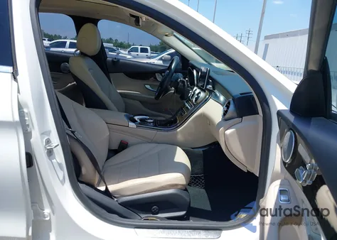 2015 Mercedes-Benz C 300 Luxury/Sport z USA, uszkodzony, nr VIN 55SWF4JB3FU081407